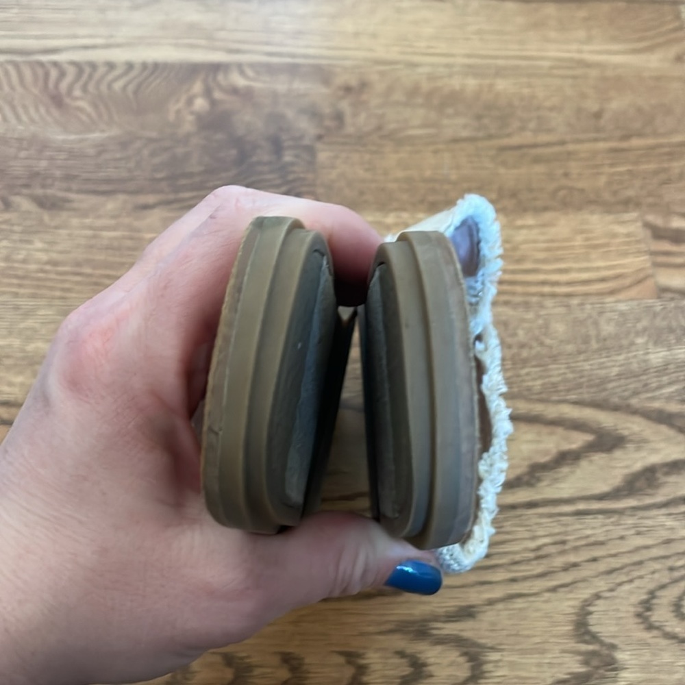 Tom’s Viv Natural Metallic Jute Sandals - Picture 4 of 6